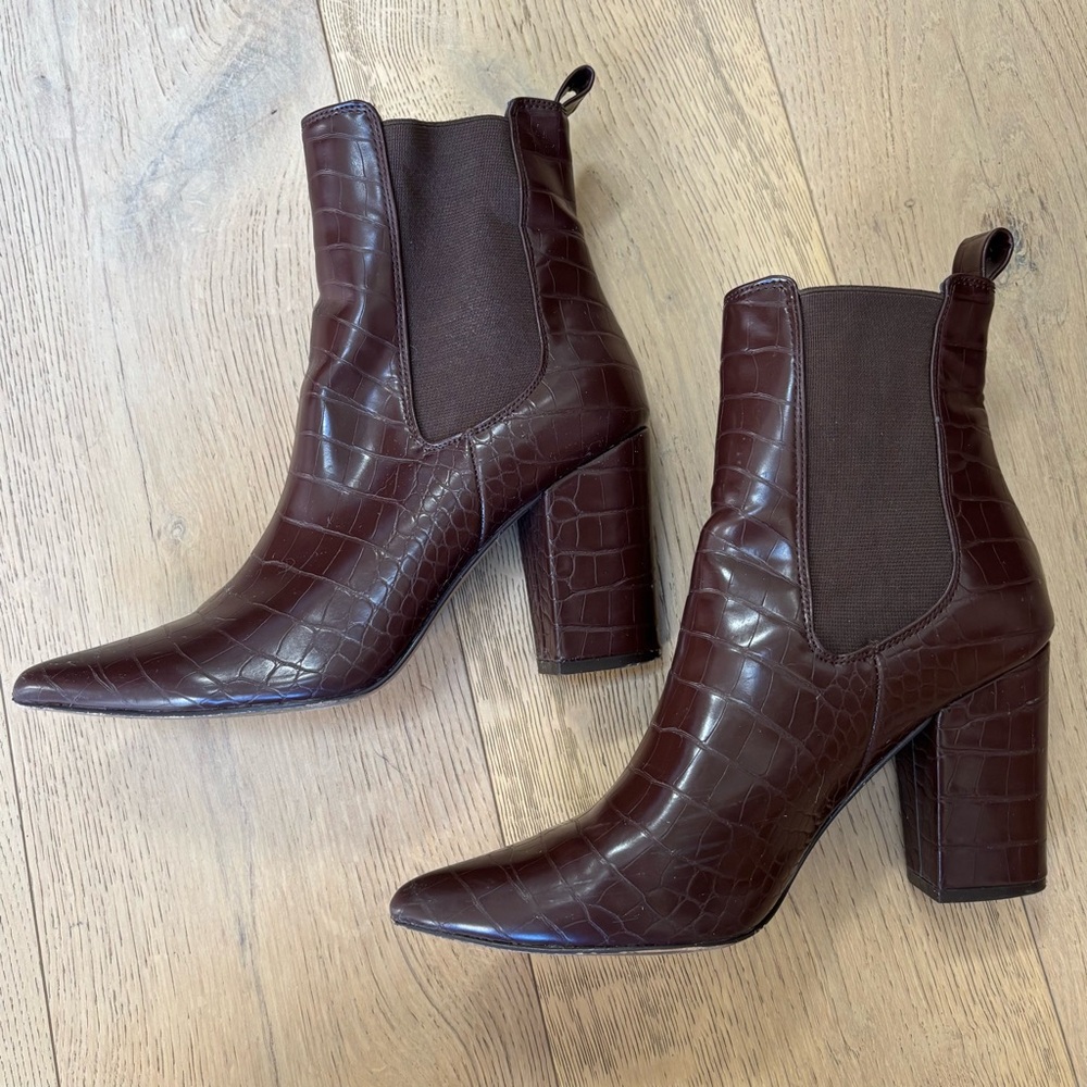 Steve Madden Croc-Embossed Heeled Booties Boots in Wine 8.5